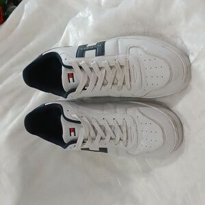 Retro Tommy Hilfiger White and Navy Sneakers for Men